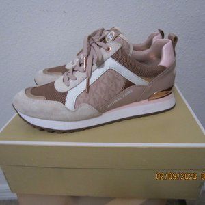 MICHAEL KORS Wilma Trainer Size 9.5 Women's Sneakers-Authentic